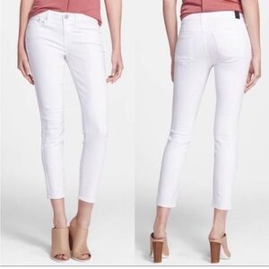 VINCE women’s Skinny Jeans Mid-Rise White size 26 (inseam 27”) EUC